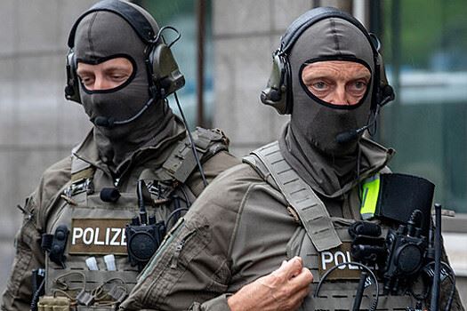 В Берлине мужчина поджег книги во французском центре из-за фальсификации истории