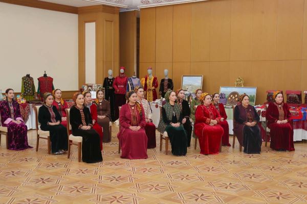 В Ашхабаде обсудили достижения женщин-предпринимателей Туркменистана