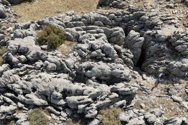 Жители турецкой деревни хранят запасы продуктов в пещере
