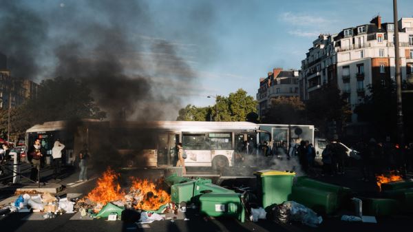 Политолог Светов: протесты во Франции будут продолжаться
