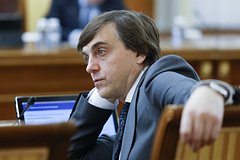 Министр просвещения допустил повышение зарплаты учителей