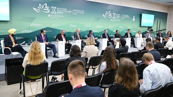 В Минпромторге оценили сотрудничество России и Индии в гражданском авиастроении