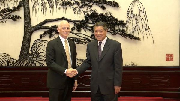 Вице-премьер Госсовета КНР провёл встречу в Пекине с делегацией Конгресса США