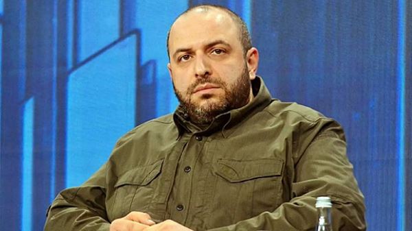 «Армия без трусов»: в Раде набросились на Умерова из-за недвижимости в США