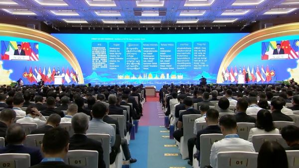 Зампредседателя КНР призвал расширять сотрудничество со странами АСЕАН