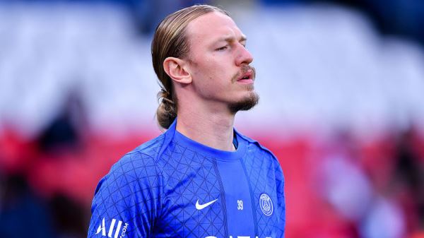 Вратарь ПСЖ Сафонов рассказал о переносе матча с «Марселем» из-за плохих погодных условий