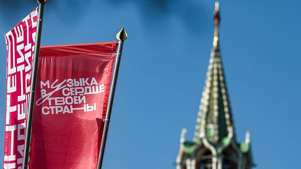 Индийская актриса и китайский шоумен стали парой ведущих на «Интервидении»