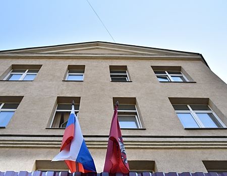 Суд Москвы заочно арестовал бизнесмена Евгения Чичваркина*. В чём его обвиняют