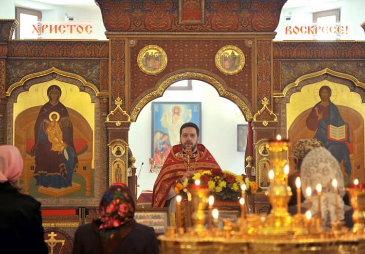 Храм Матроны Московской на ул Софьи Ковалевской собирает много прихожан