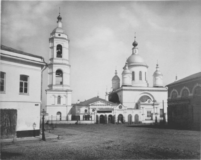 Храм Сергия Радонежского, 1883 год. До 1917 года, перед революционными событиями, храм преподобного Сергия в Рогожской слободе процветал