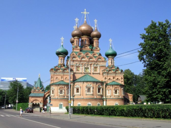 Храм Троицы Живоначальной в Останкине. История, фото, расписание служб, как добраться