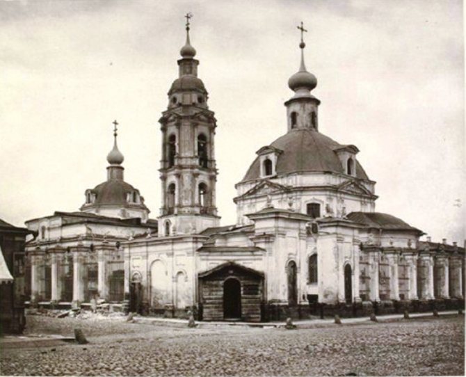 Храм великомученицы Екатерины на Большой Ордынке. Фото 1883 года (с южной стороны)