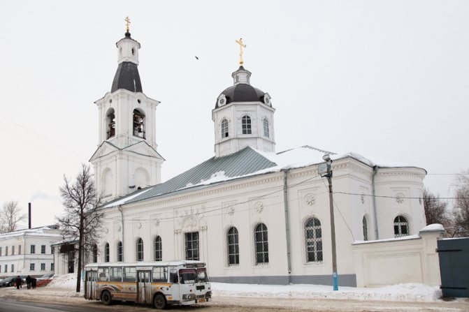 Храм Воскресения Словущего в Арзамасе был построен в честь победы русского народа в великой отечественной войне 1812 года