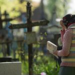 Какую молитву читают на кладбище