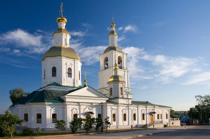 Казанская церковь Божией Матери, старинная достопримечательность Дивеева.