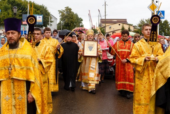 Крестный ход с иконой св. Николая