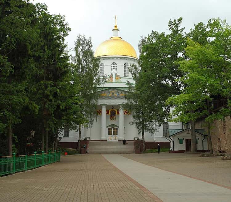 Михайловский собор в Псково Печерском монастыре