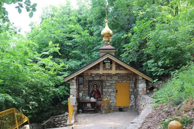 Никольский святой источник в селе Знаменска