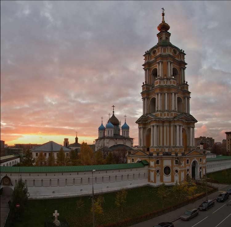 Панорама новоспасского монастыря удивляет туристов