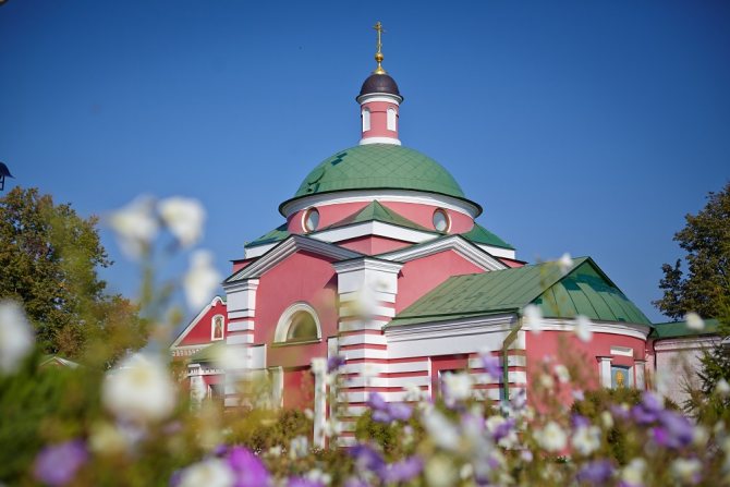 Первая монастырская постройка, Храм святого Дмитрия Ростовского