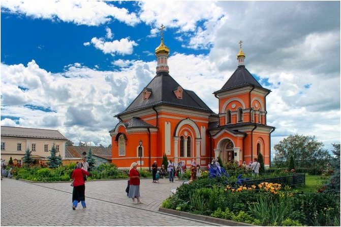 Преображенский храм Оптиной Пустыни