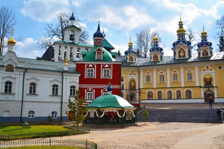 Псково Печерский монастырь и его Источники святой воды