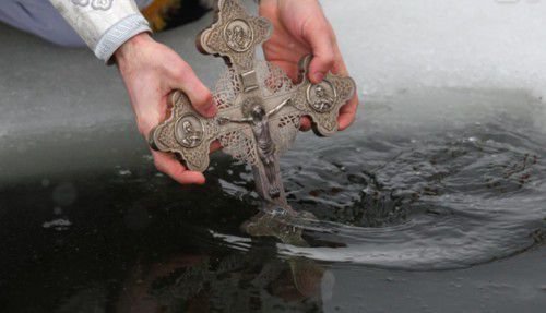 Самый сильный заговор снятия порчи с помощью воды