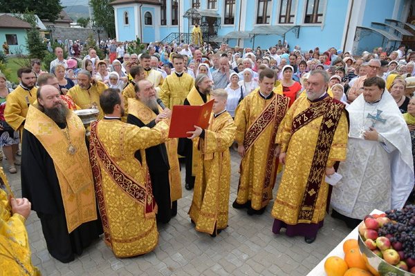 Собор Петра и Павла, Петергоф, Санкт-Петербург. Фото внутри, расписание богослужений, адрес, как добраться