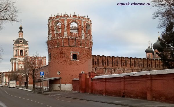 Стена и башни Донского монастыря, Москва