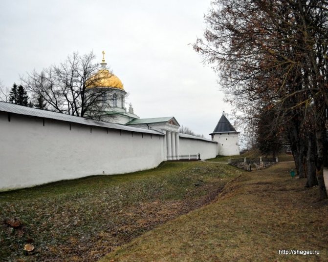 Стены Печерского монастыря