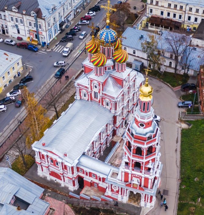 Строгановская церковь на Рождественской улице Нижнего Новгорода