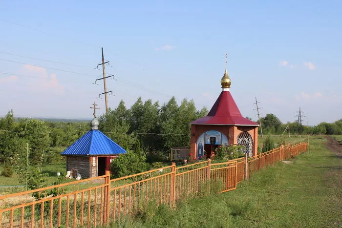 Святой источник во имя святых Царственных мучеников в селе Садгород