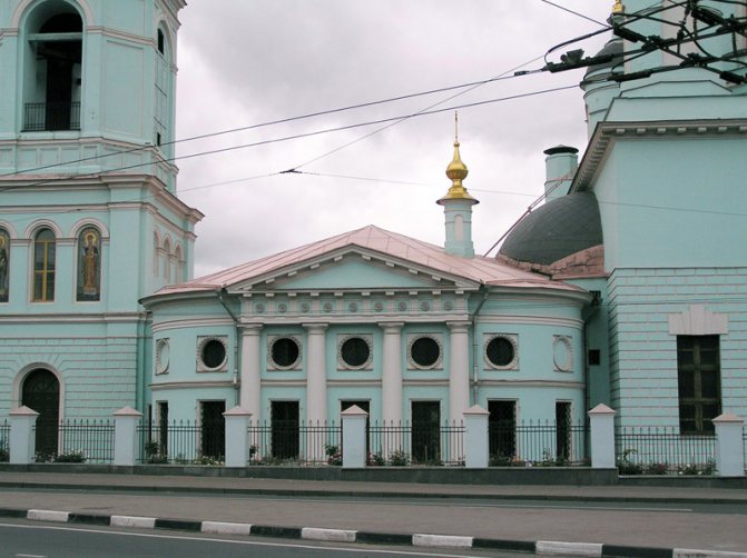 Трапезная церкви Серги Радонежского, что в Рогожской слободе, в Москве. Трапезная храма преподобного Сергия возведеная в 1796 году и она признана учёными самой древней его частью