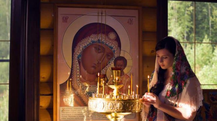 В чем помогает икона «Казанской» Божьей матери, о чём молятся, что просят