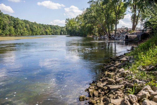 В нижнем течении реки Кура наблюдается понижение уровня воды ...