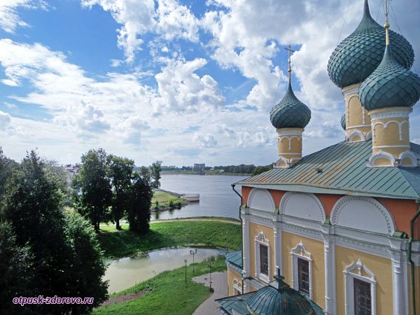 Вид на Углич с колокольни Спасо-Преображенского собора, Угличский Кремль