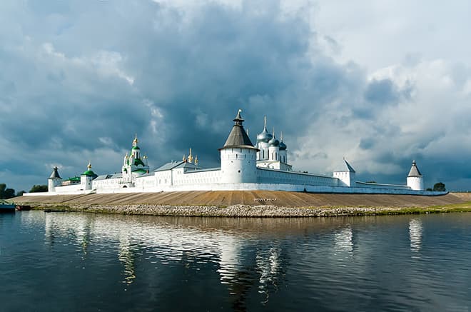 Желтоводский Макариев монастырь